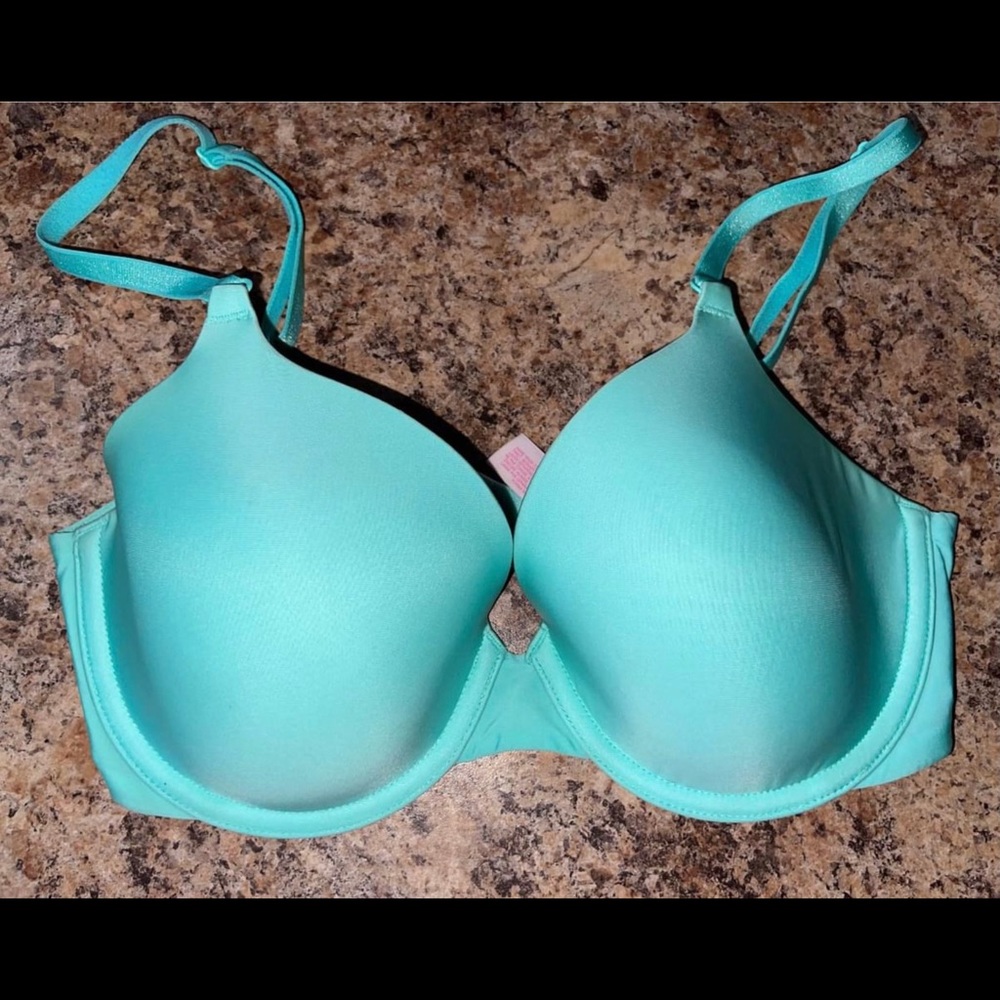 Victoria’s Secret bra size 32D